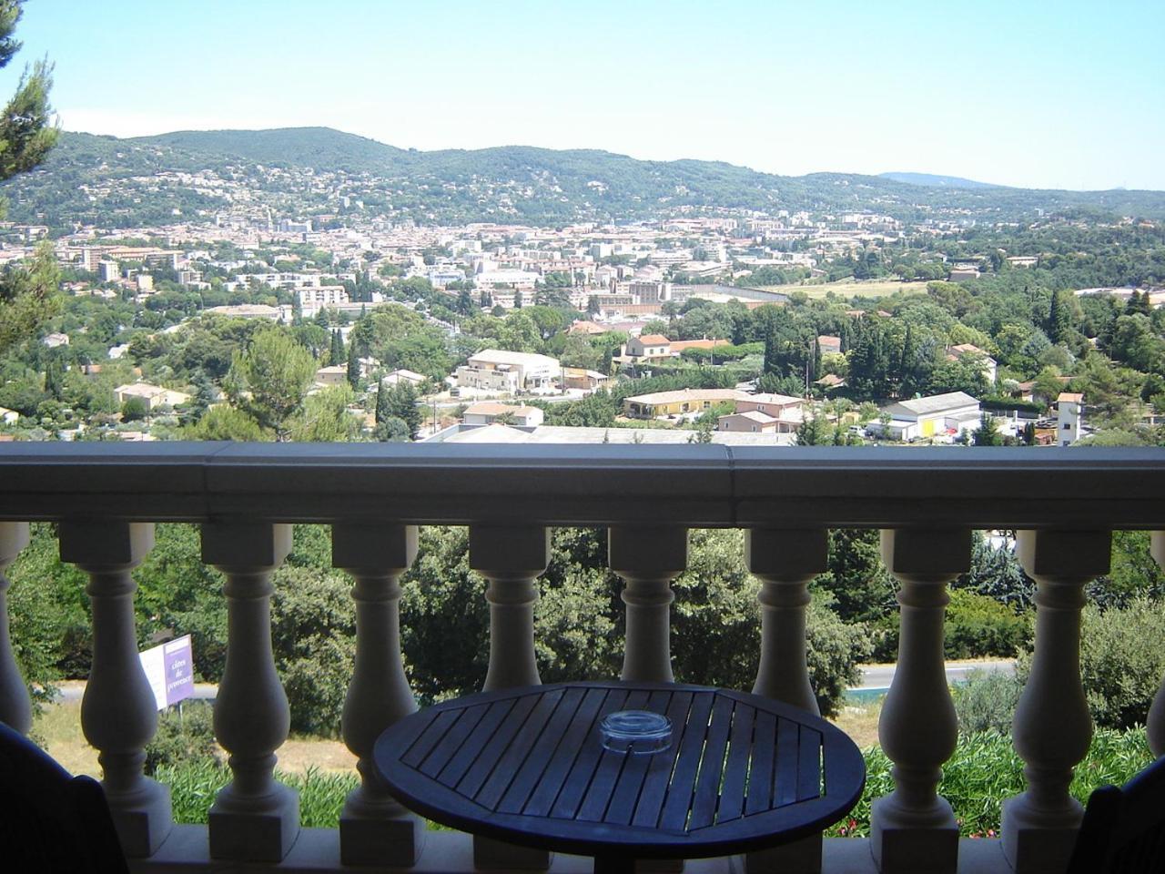 Logis Hotel Le Col De L'Ange Draguignan Exterior foto